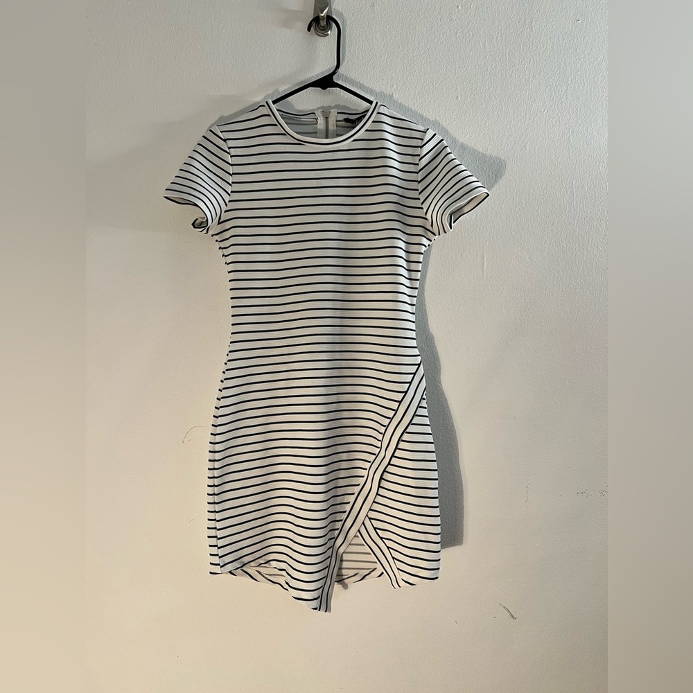 Lulus, body con stripe dress, M, black and white color